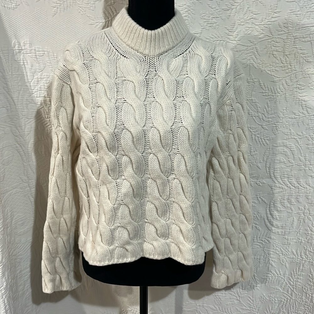 Theory  cable‎ knit sweater, size medium